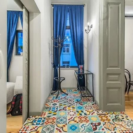 Designer Aristocratic 1 Bedroom | Next To Cathedral Apartament